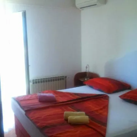 Apartman 2 Apartman *